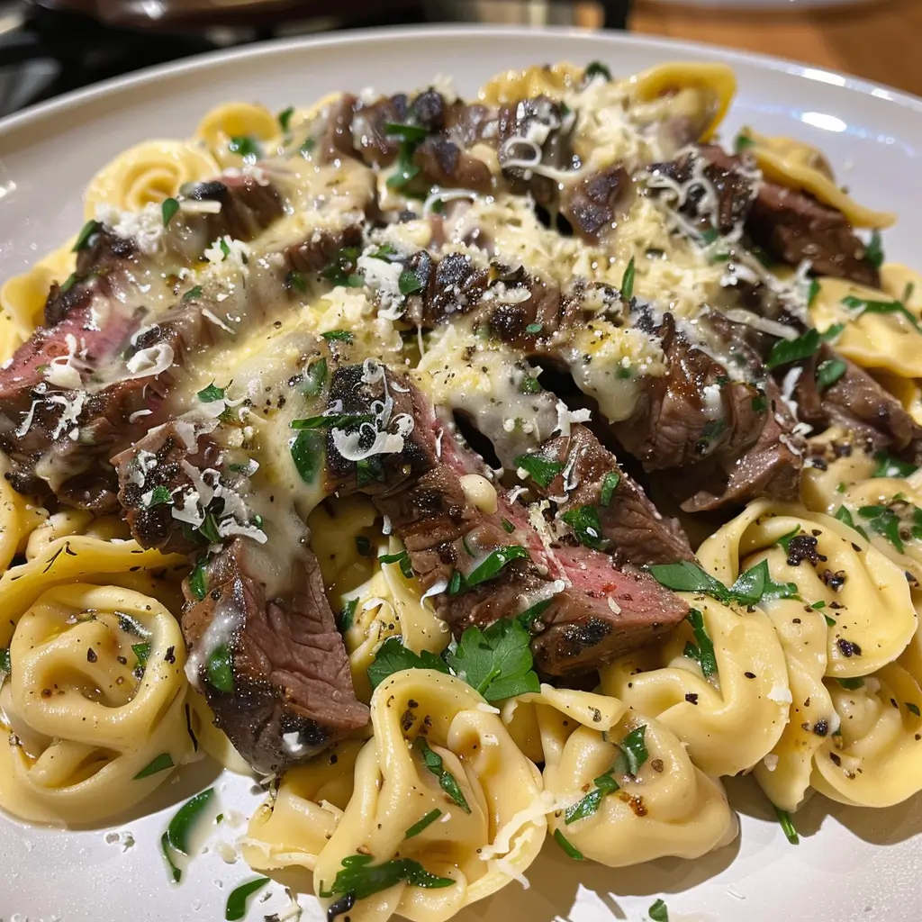 Garlic Steak Tortellini – Easy and Flavorful Dinner Recipe