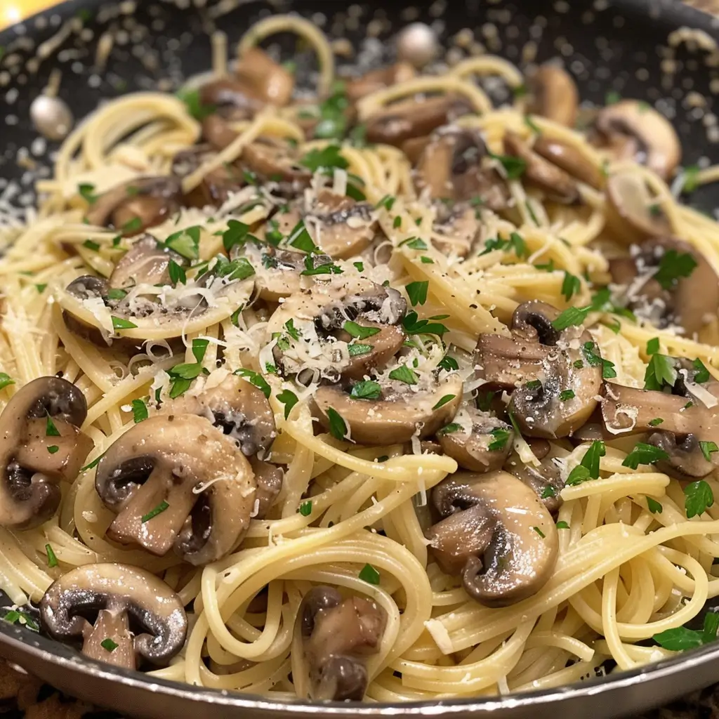 Mushroom and Garlic Spaghetti Dinner: Cozy, Flavorful, and Easy to Make